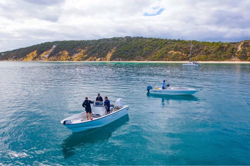 Sportsfishing and bareboating Fraser Island